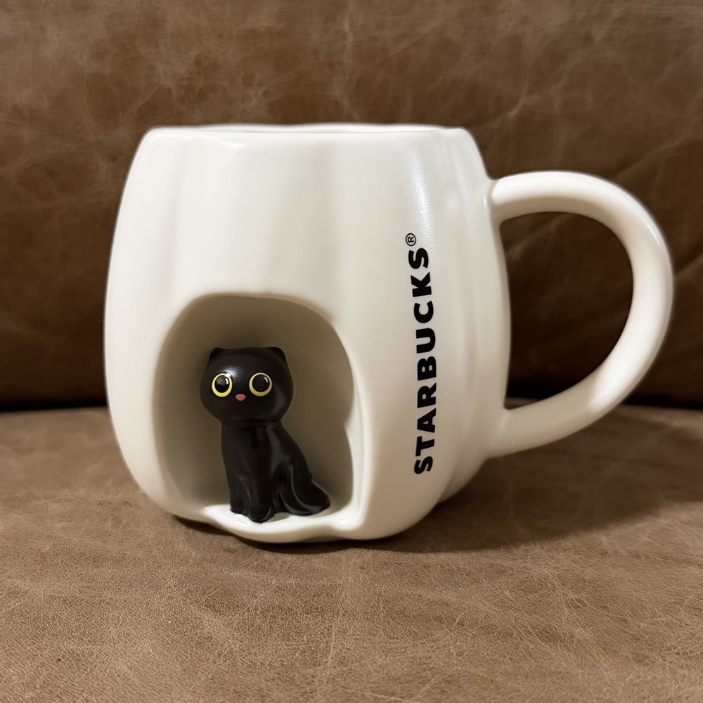 Starbucks 2026 UK Europe Exclusive Black Cat Pumpkin Mug 14oz NEW Halloween